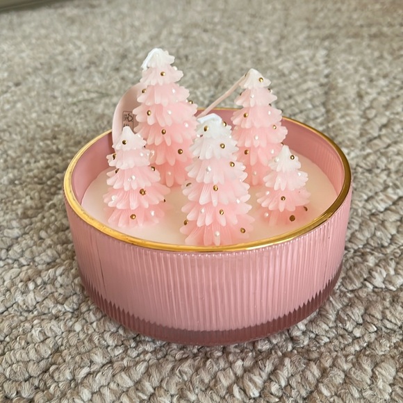 Viral Pink Christmas Tree Candle - Picture 1 of 4